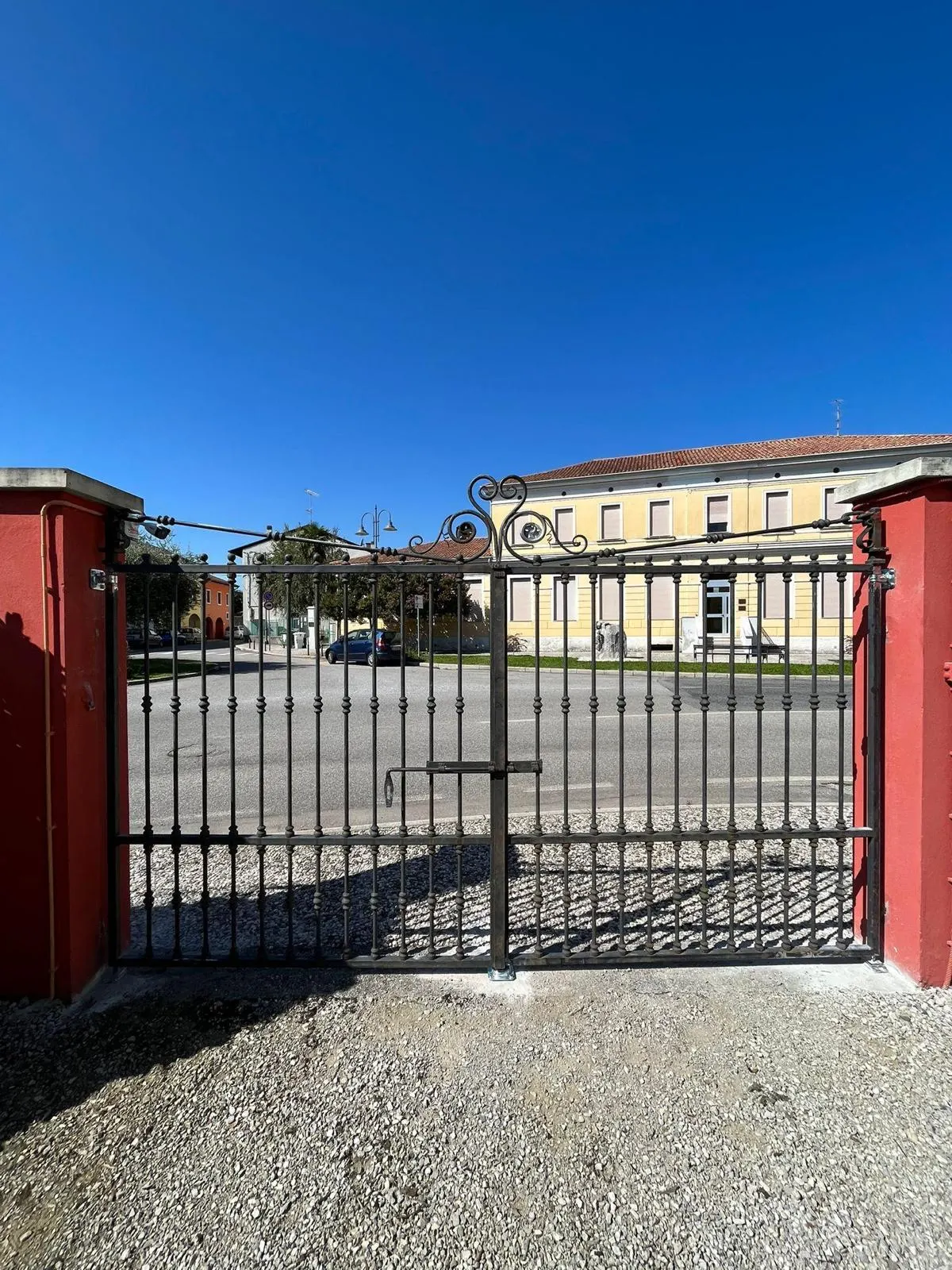 Cancello in ferro battuto su misura — lavorazione carpenteria in ferro su misura realizzata da BN Serramenti e Carpenteria a Cormons (GO)